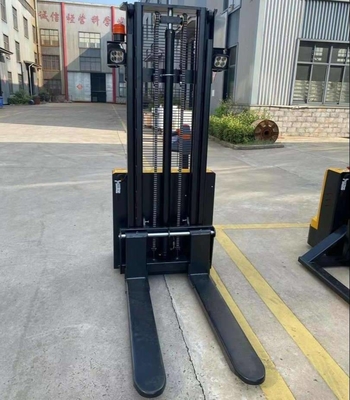 Full Electric Walkie Stacker With Night Operation Lights 1000kg 1500kg 3500mm 4000mm