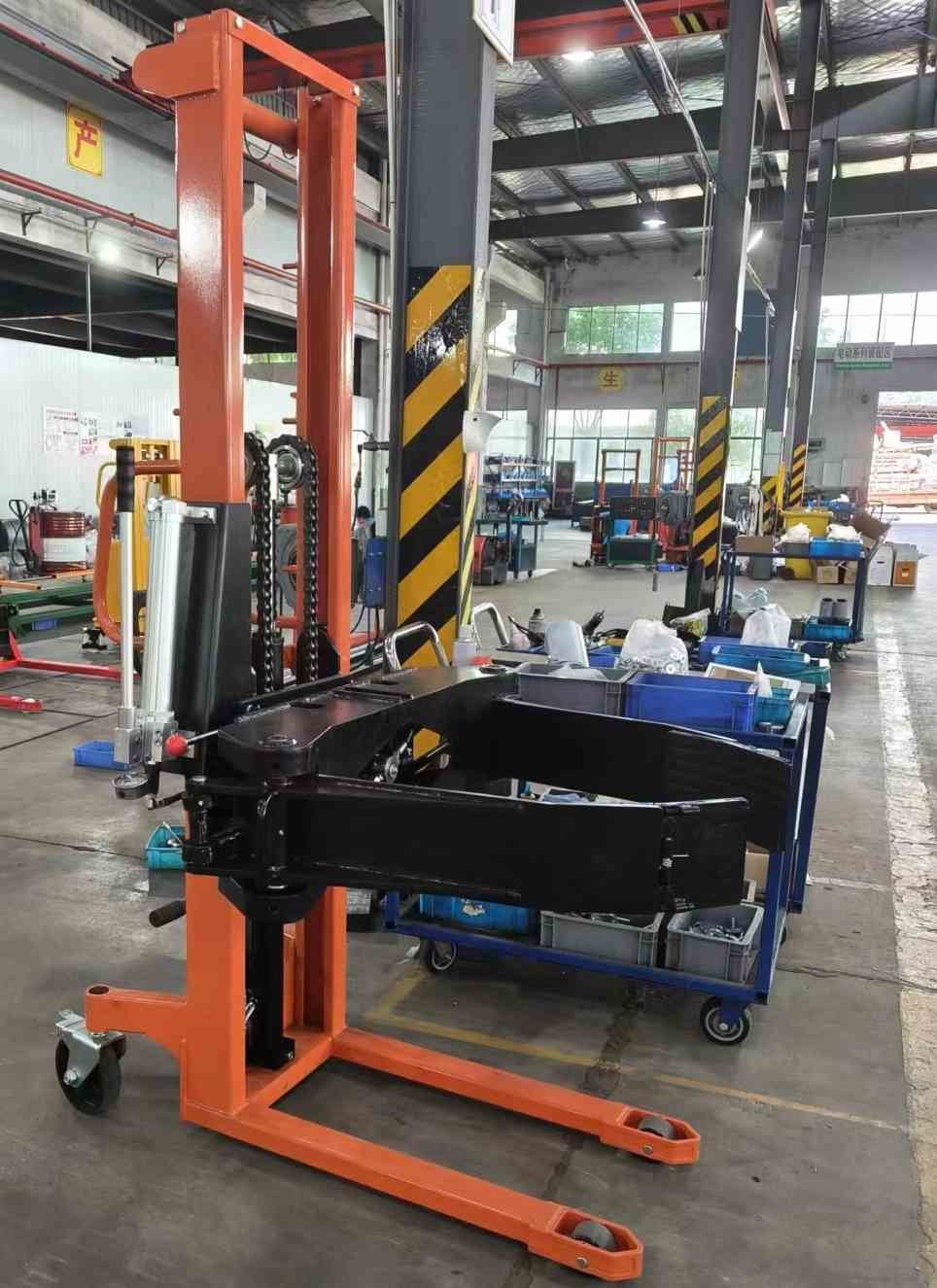 661lb 5.24ft Manual Roll Stacker Manual Forklift Truck With Clamp For Paper Rolls Handling