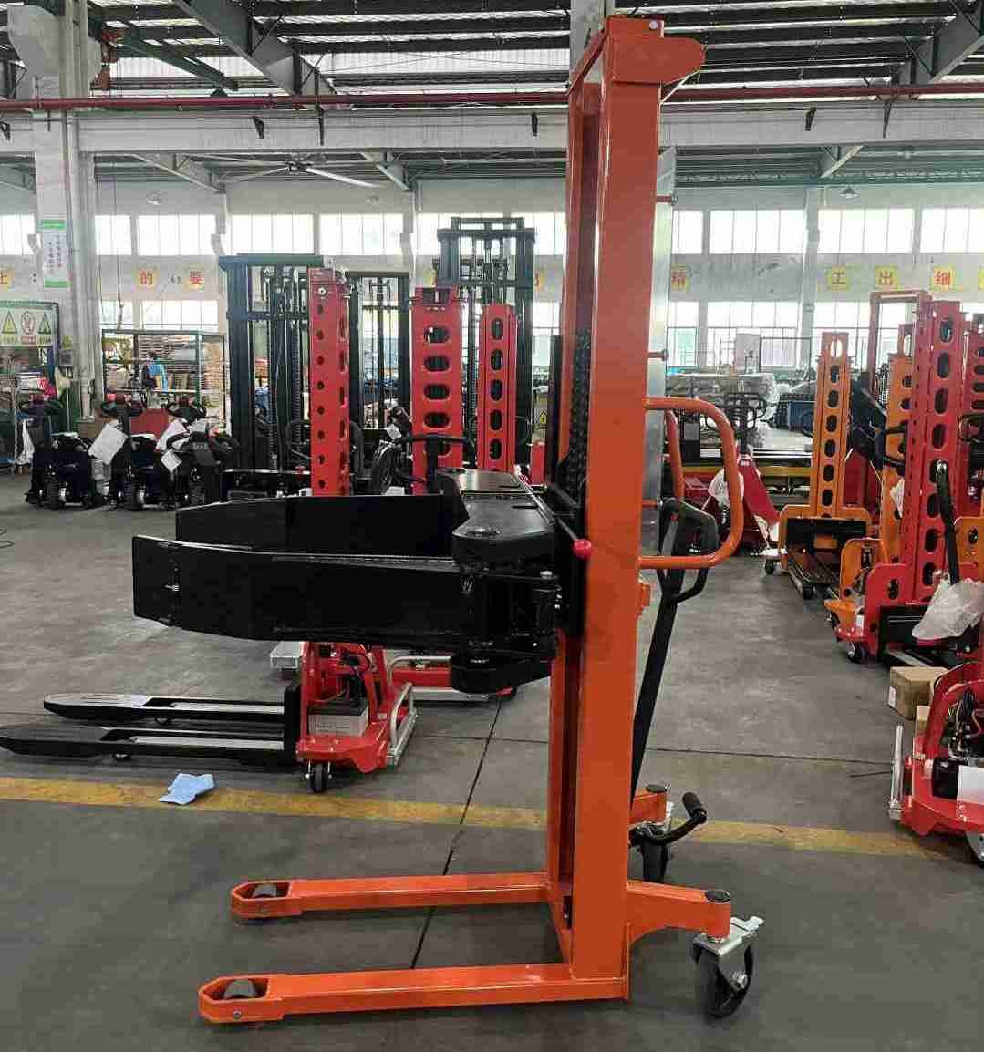 CE Certificated 250kg 300kg 500kg 1.6meters Manual Roll Stacker With Clamp And Rotator