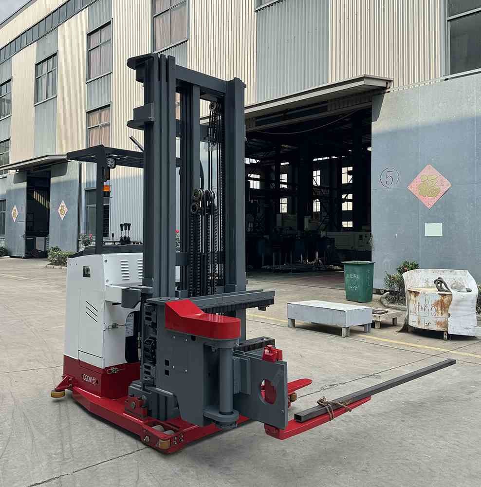 1000kg 2000kg 9m VNA Fork Truck Warehouse 3 Way Stacker Rotate 180 Degrees For Narrow Warehouse Use