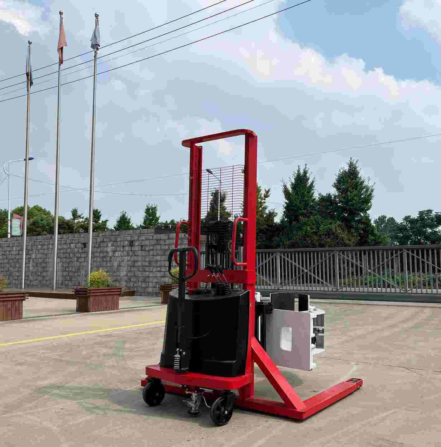 1102lb 1543lb 2 Meters Semi Electric Roll Stacker Rotate 360 Degree With Adjustable Clamp