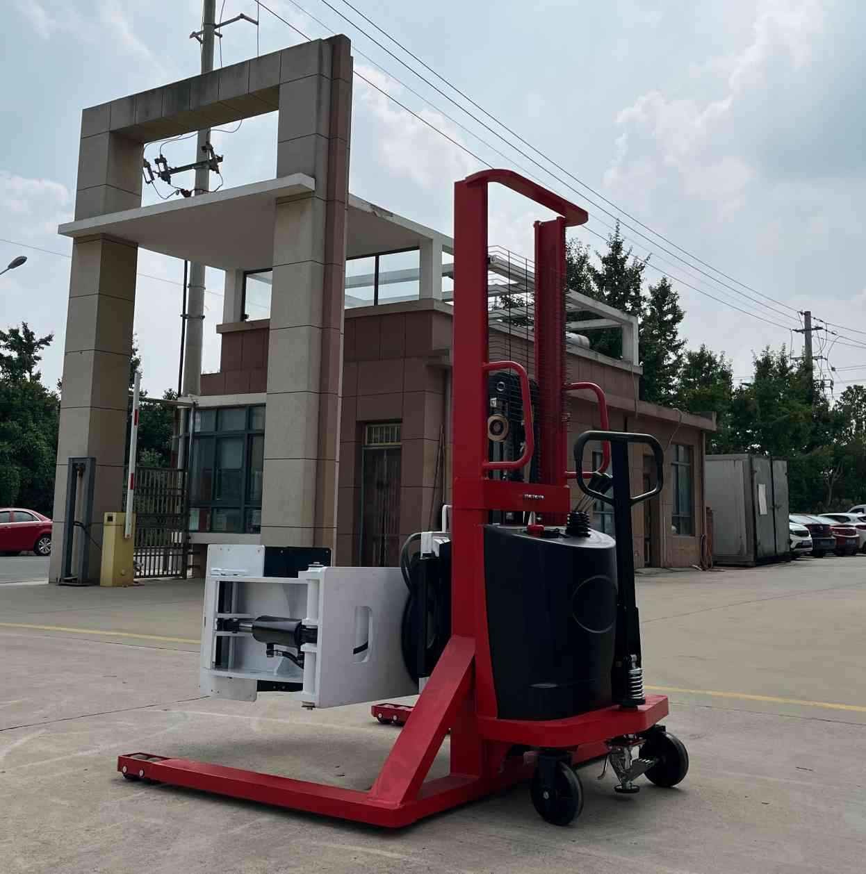 1102lb 1543lb 2 Meters Semi Electric Roll Stacker Rotate 360 Degree With Adjustable Clamp