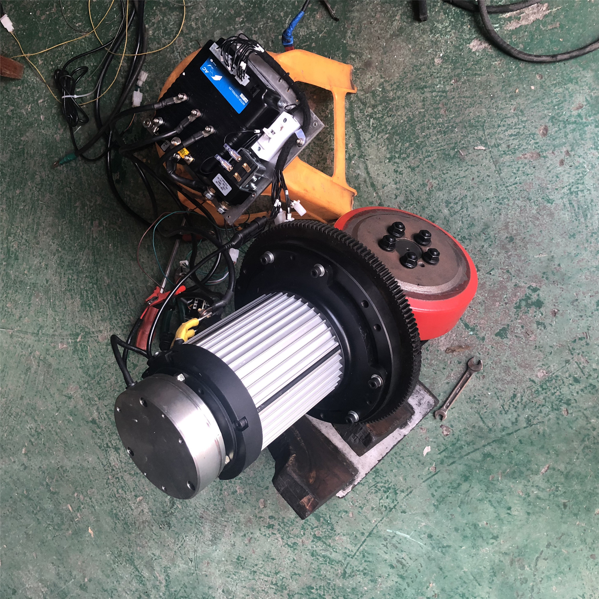AC Motor Drive Wheel 1800W 240MM KAD18-ACL High-Performance Durable